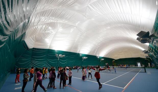 拒絕霧霾，健康運(yùn)動！氣膜結(jié)構(gòu)體育館正當(dāng)時！